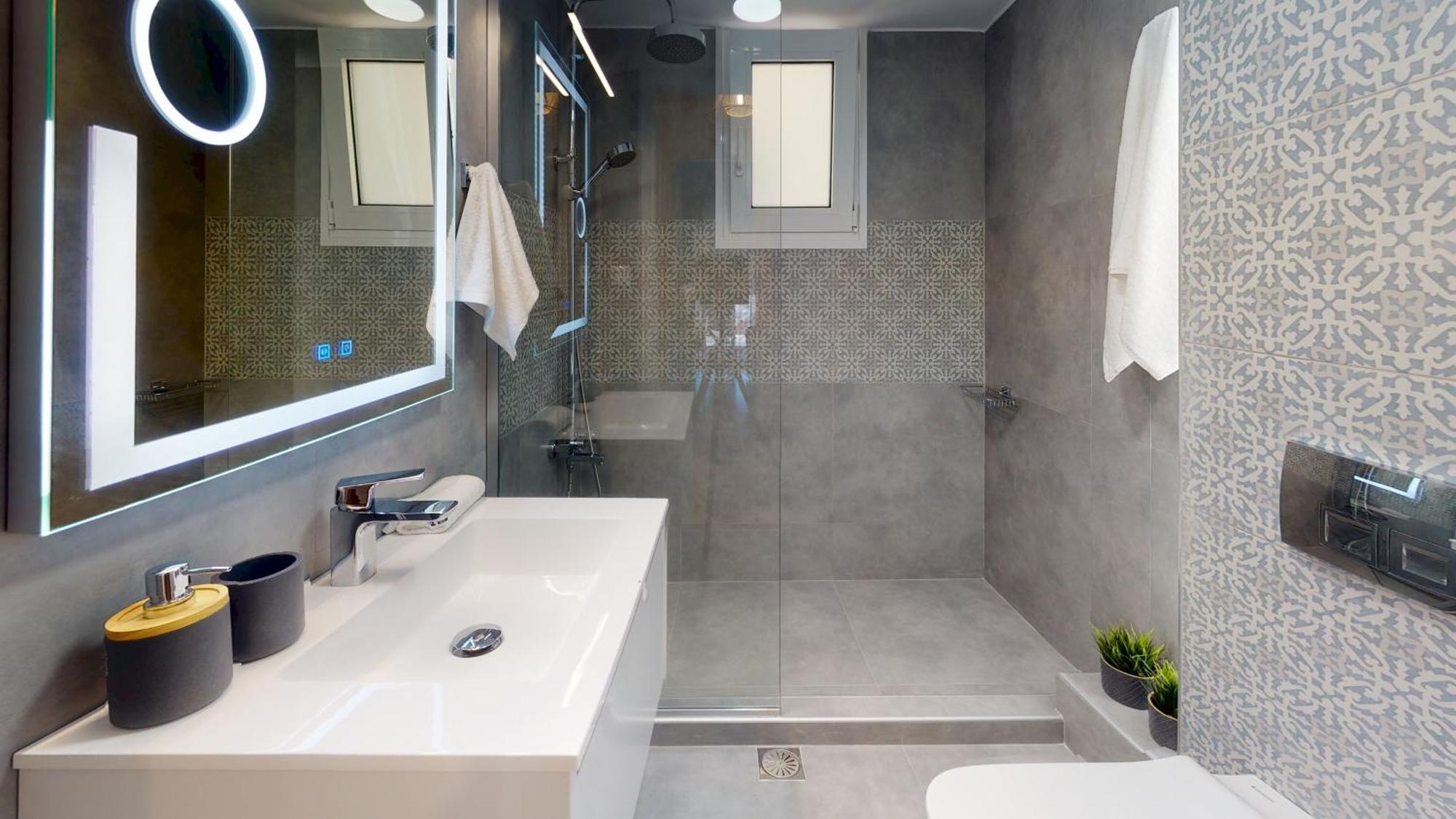 Motley Luxury Apartment By Estia Heraklion Exteriör bild