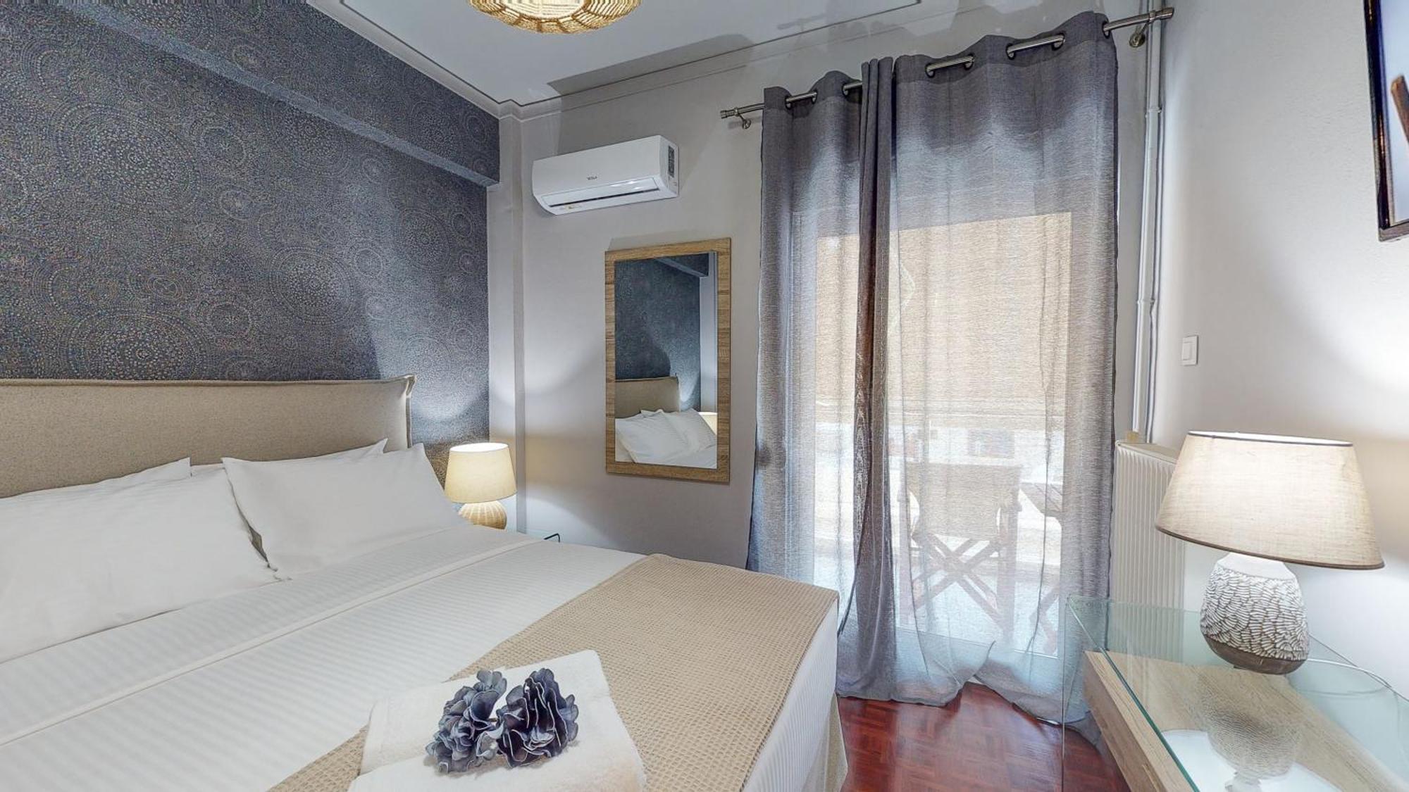 Motley Luxury Apartment By Estia Heraklion Exteriör bild