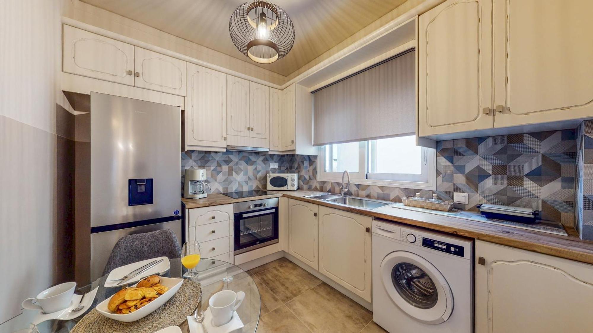 Motley Luxury Apartment By Estia Heraklion Exteriör bild